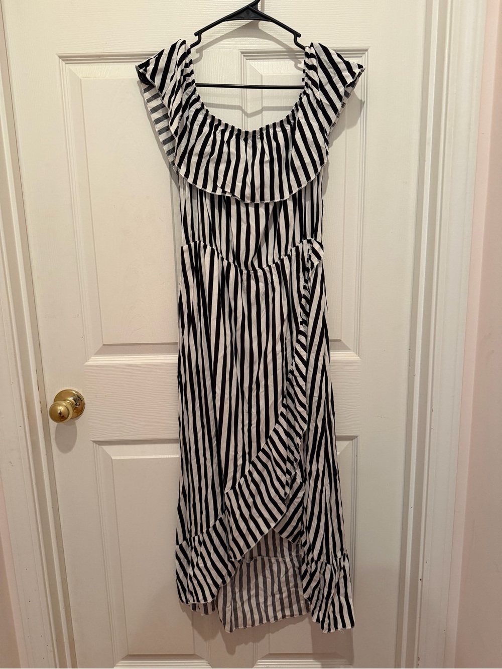Kirundo NWT Women’s Medium Black White Striped Ruffle Maxi Dress M